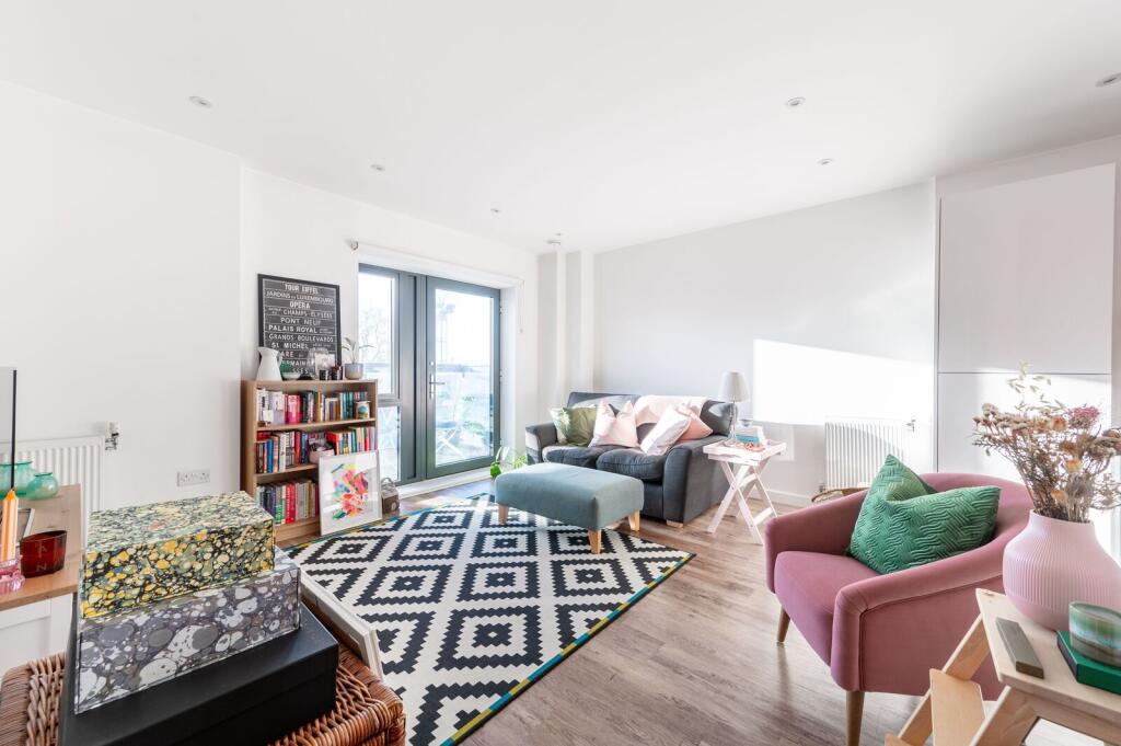 Neasden Lane, Willesden, London, NW10 - More