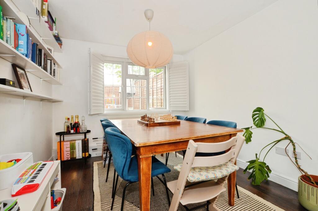 House in Dacorum, Hertfordshire - More