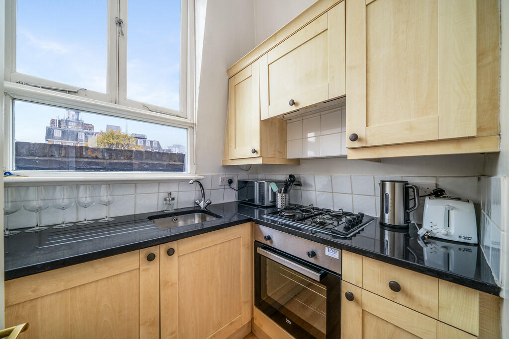 Apartment in London - View 4