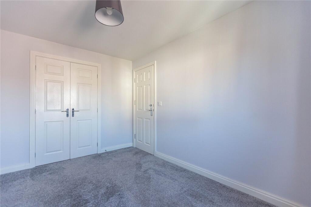 5 bedroom terraced house for rent