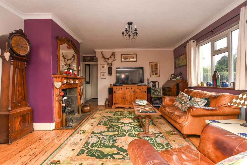 House in Mole Valley, Betchworth - More