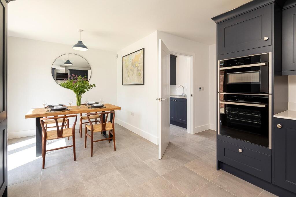 House in Northampton, Deene - View 2