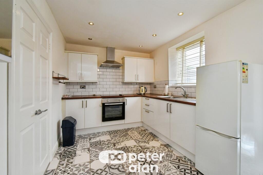 House in Cardiff, Hirwaun - More