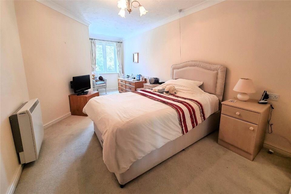 Apartment in Guildford - View 5