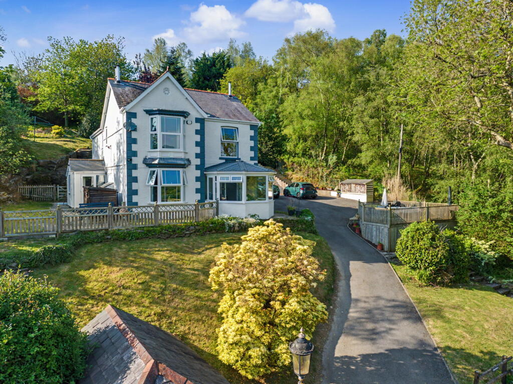 Main image of property: Hazeldene, Pheasant Road, Trebanos, Swansea, SA8 4DP