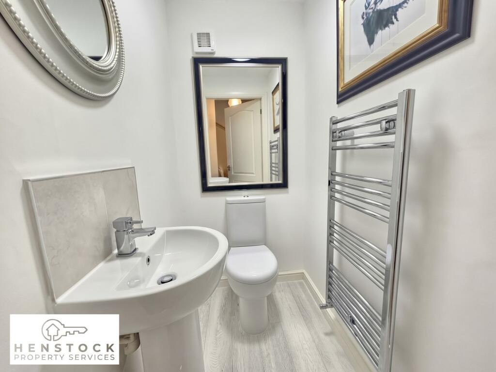 House in Rochdale, Greater Manchester - View 5
