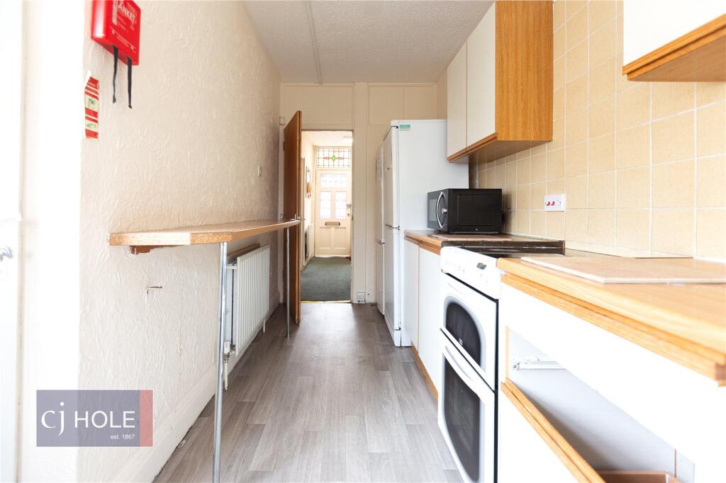 6 bedroom terraced house for rent