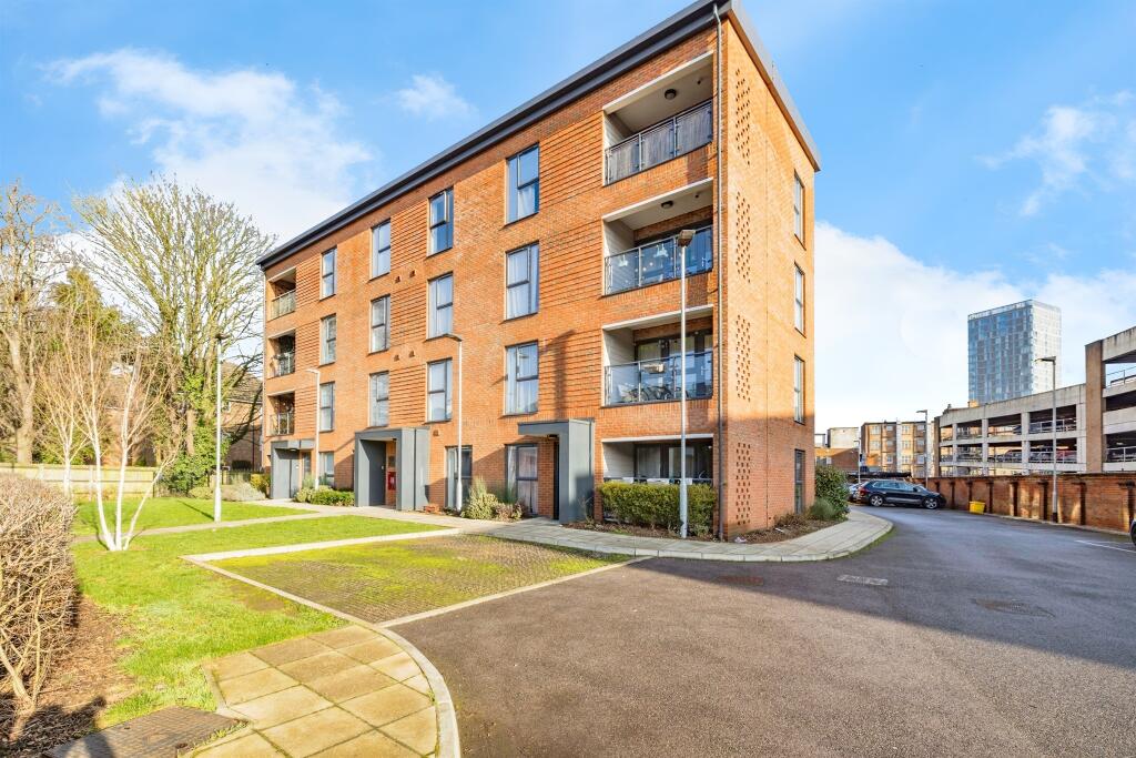 Main image of property: Rosslyn Road, Watford