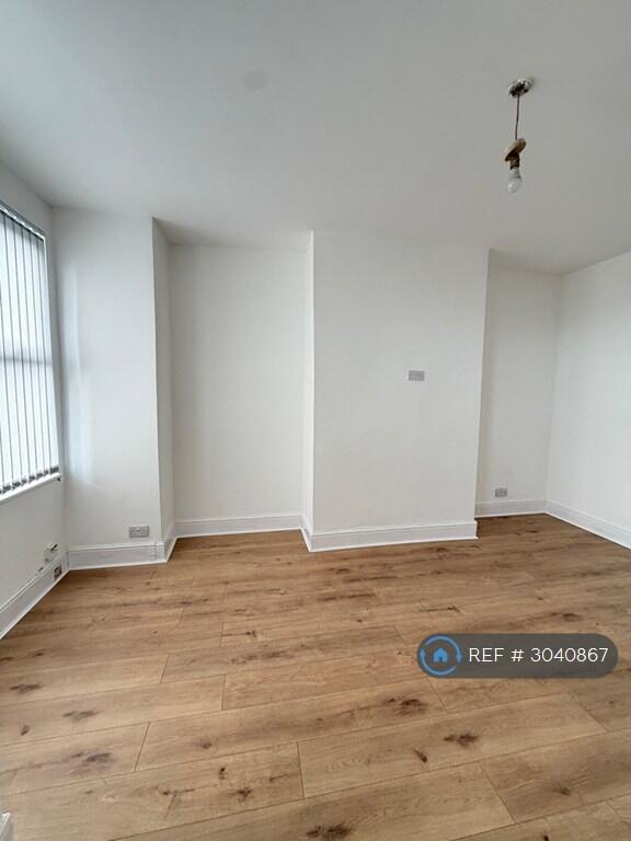 House in Leeds - View 4