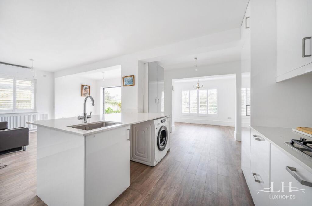 Southdown Road, Hornchurch photo 4