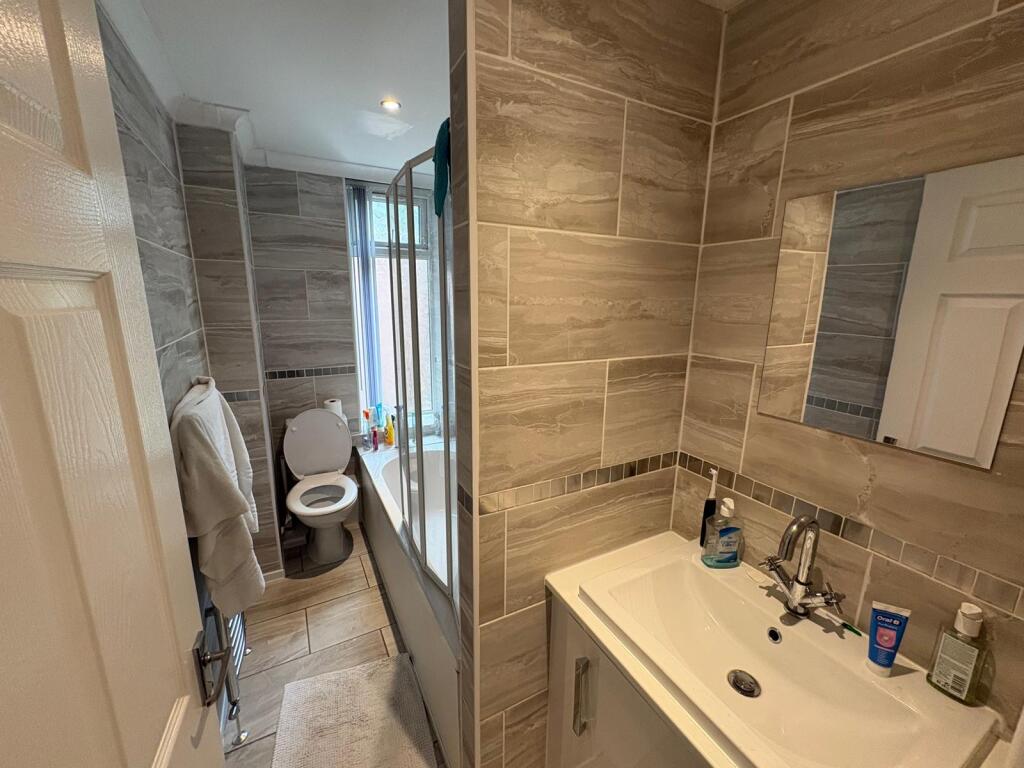 House in Tameside, Greater Manchester - View 4