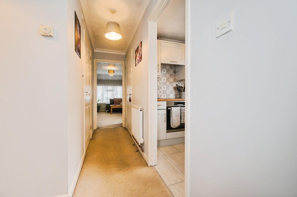 Apartment in Eastleigh, Fair Oak and Horton Heath - View 2