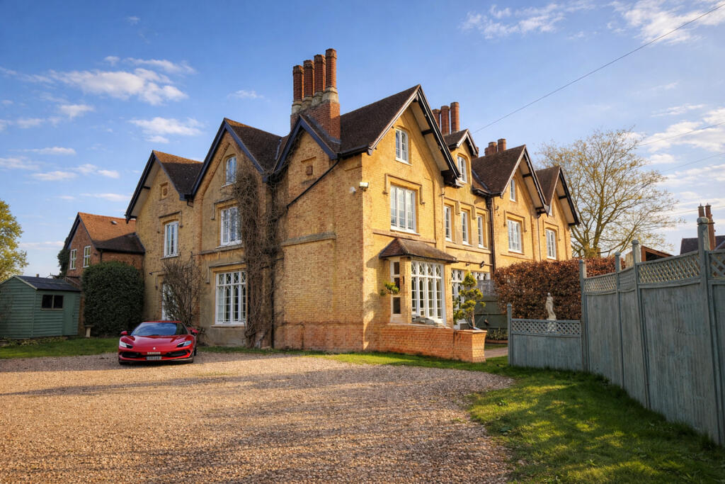 Main image of property: Victoria Spa Lodge, Stratford-upon-Avon, House & Annex