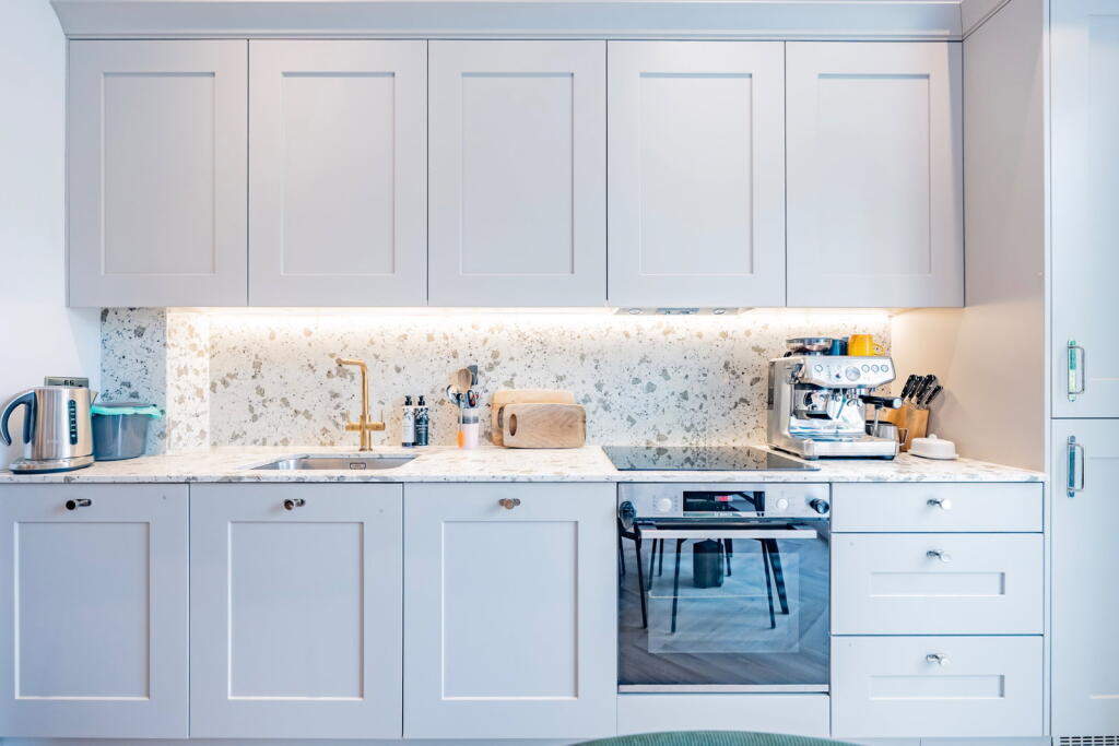 Apartment in Tunbridge Wells, Kent - More