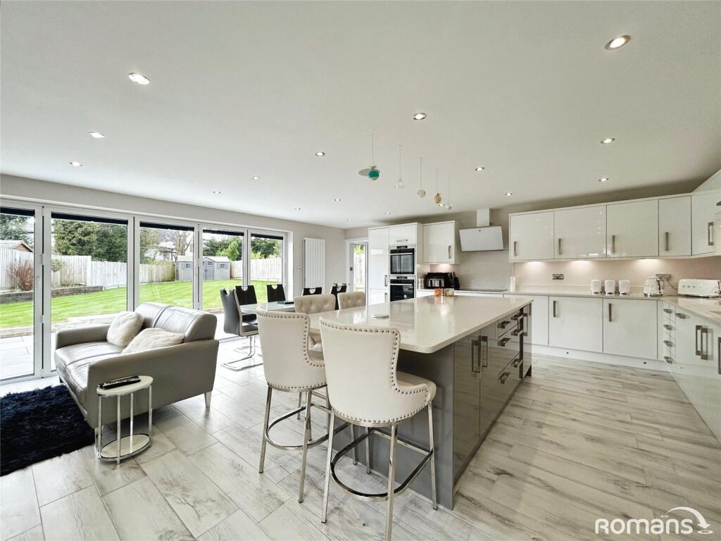House in Hart, Moulsham Green, Yateley - View 2