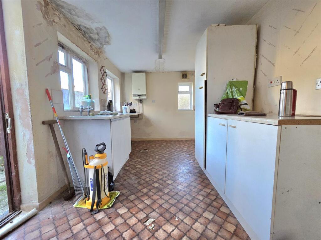 House in Gloucester, Barton - View 6