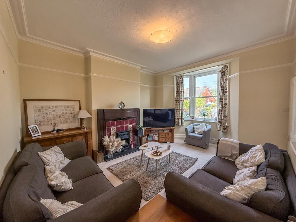 House in High Peak, Hadfield - View 2
