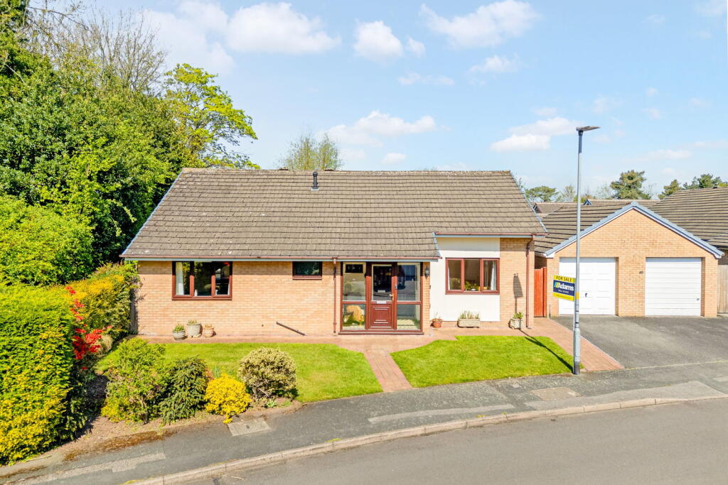 Main image of property: Portola Close, Grappenhall, Warrington, WA4 2SW
