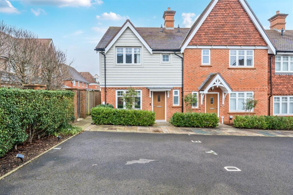Main image of property: Gatehouse Mews, Horsham, RH12