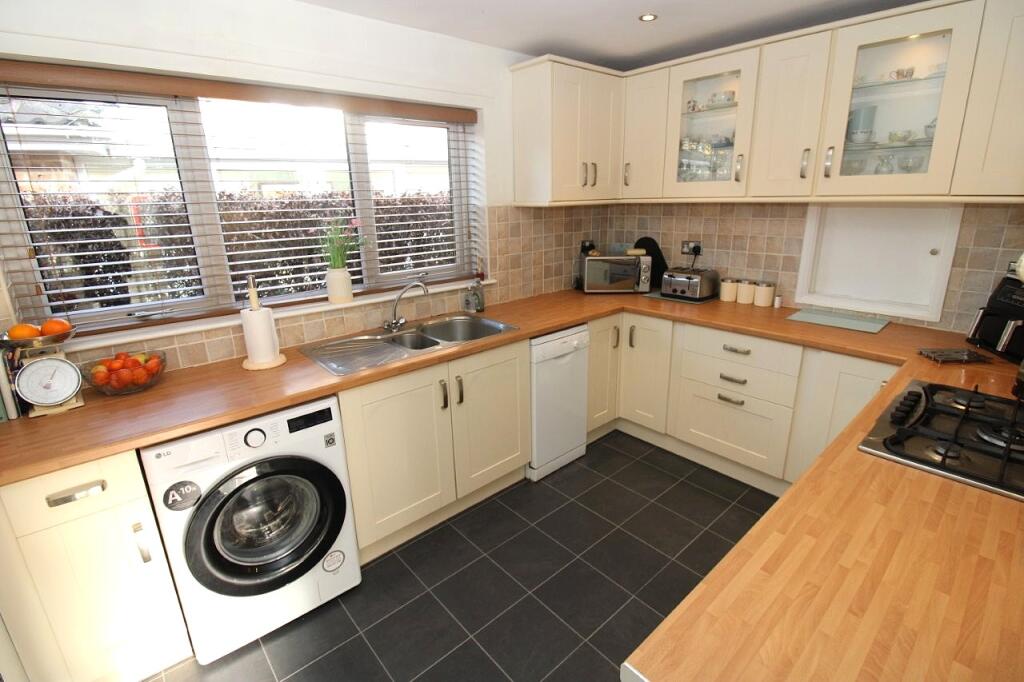 Bradwell Avenue, Dodworth, Barnsley photo 4