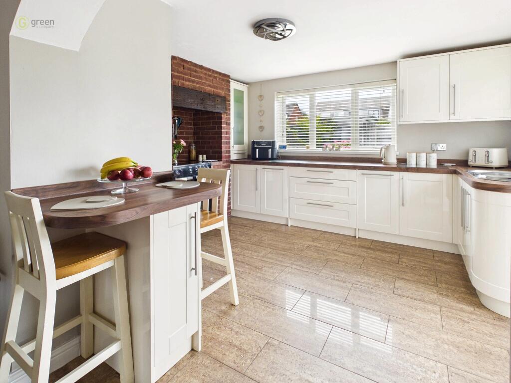 House in Kingsbury, Cliff - View 5