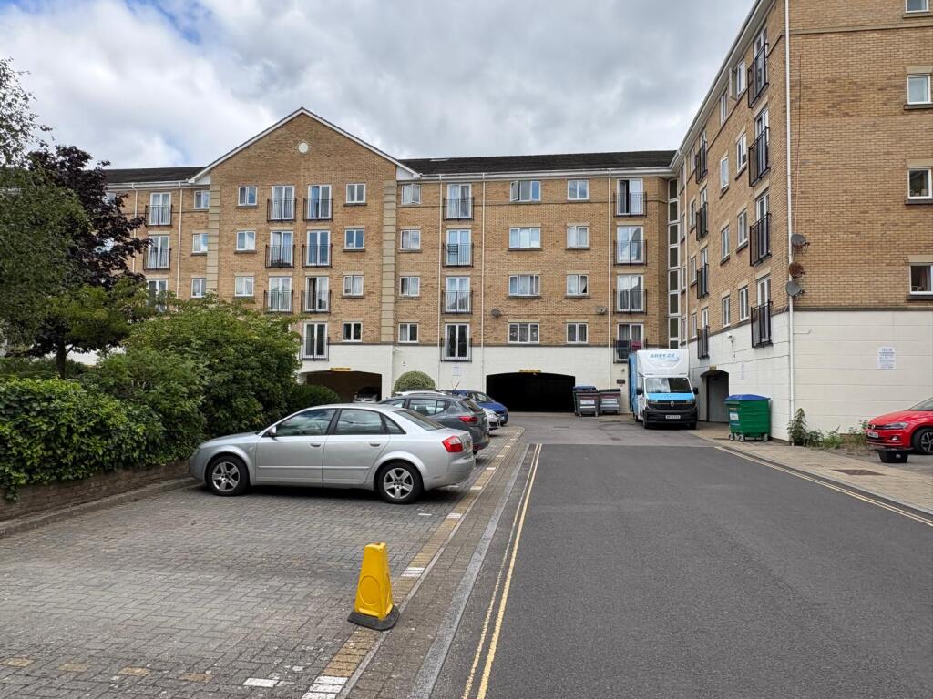Main image of property: The Dell,
Southampton,
SO15