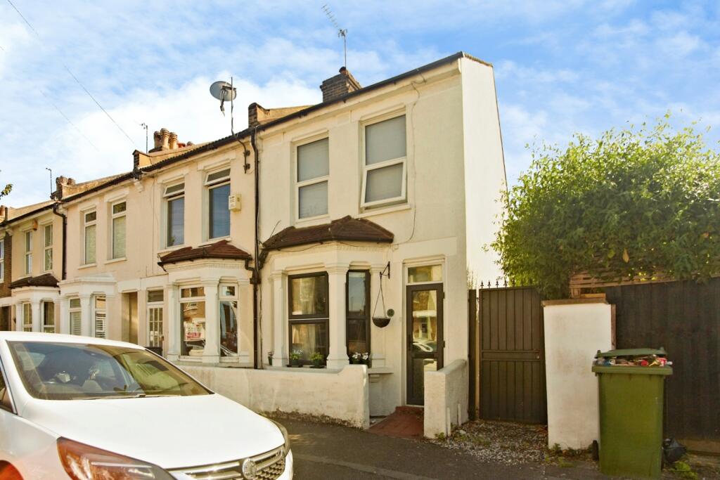 House in Croydon - View 4