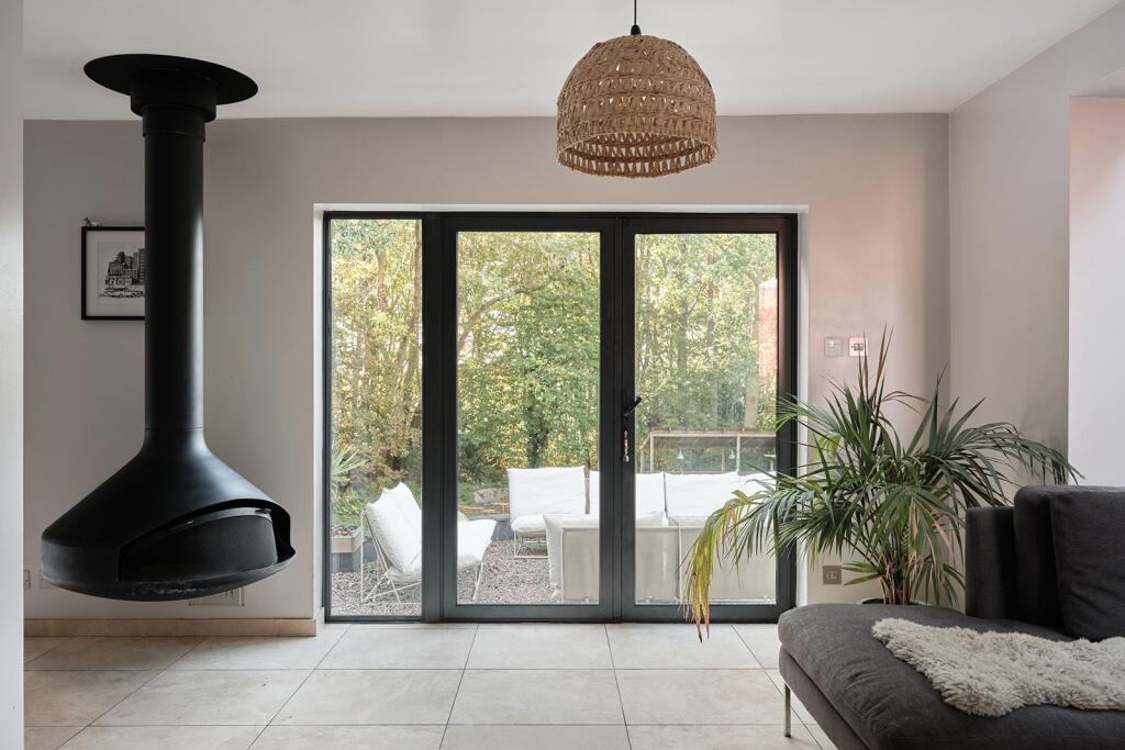 House in Bellingdon, Chartridge - View 4