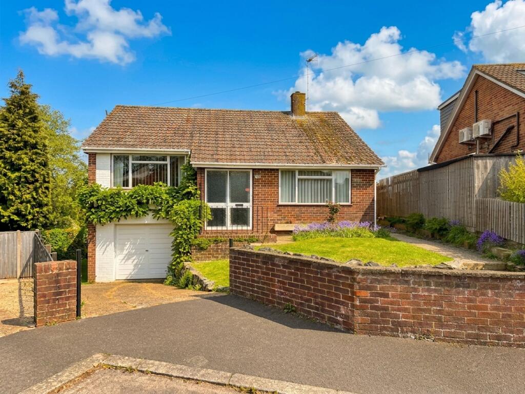 Main image of property: Laurel Close, Hythe, SO45