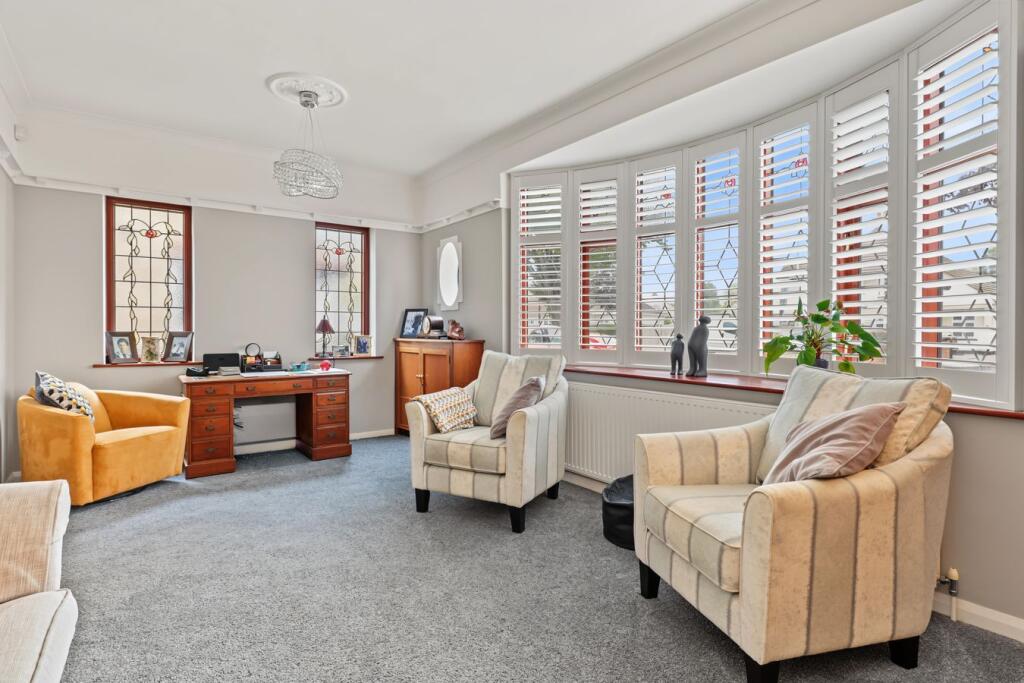 House in Southend-on-Sea, Shoeburyness - More
