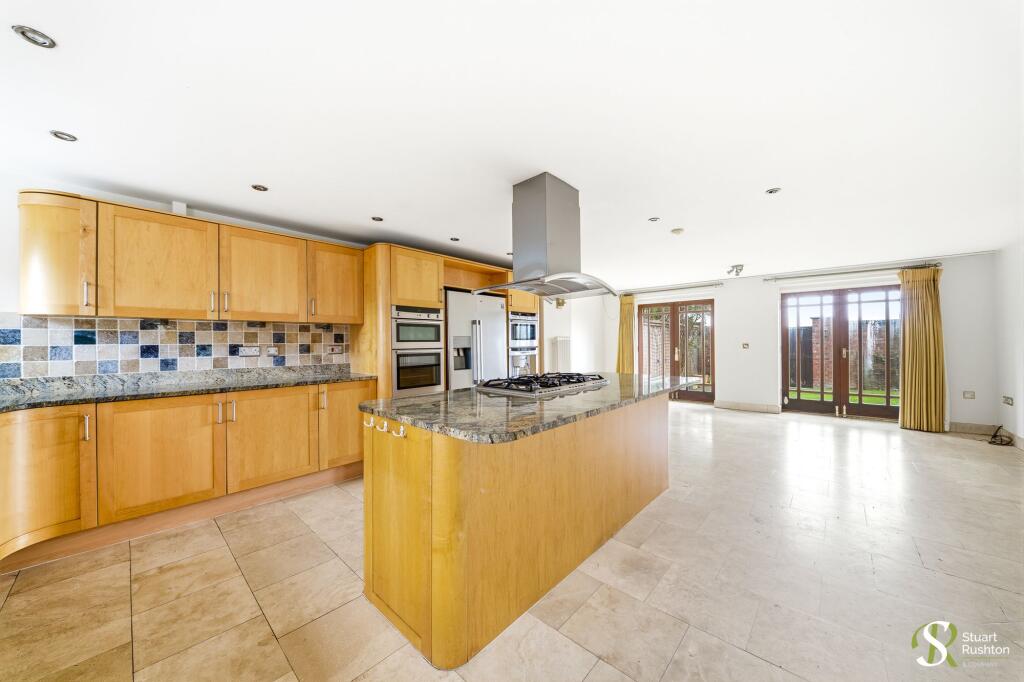 Holmes Chapel Road, Toft, WA16 photo 4