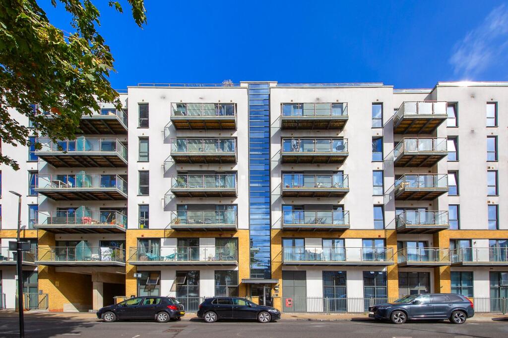 Apartment in London - More