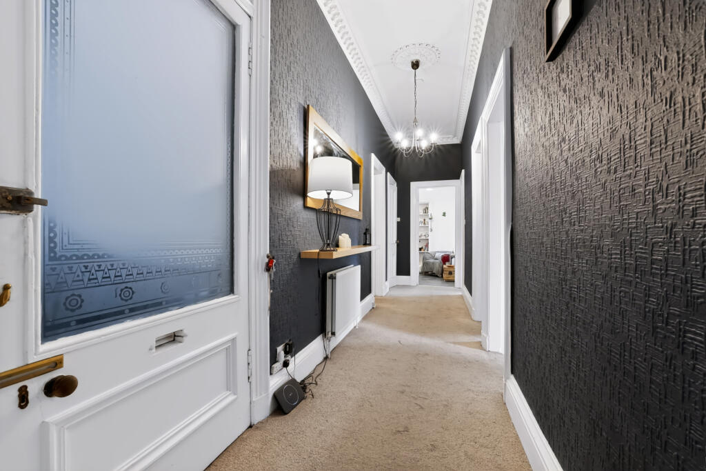 Apartment in Lenzie, Westermains - View 5