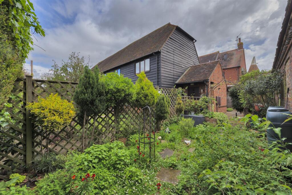Main image of property: Hale Street, East Peckham, Tonbridge