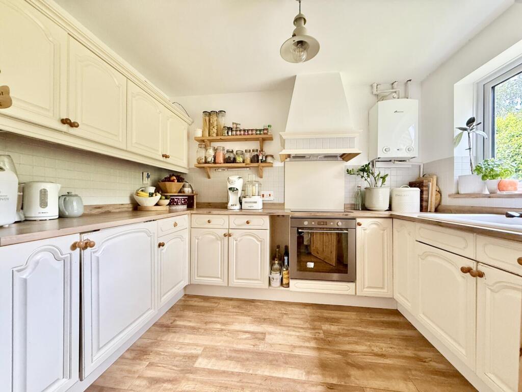 House in Highcliffe-on-Sea, Walkford, Highcliffe and Walkford - View 6
