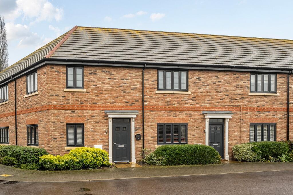Main image of property: Shepherds Place, Shefford, SG17