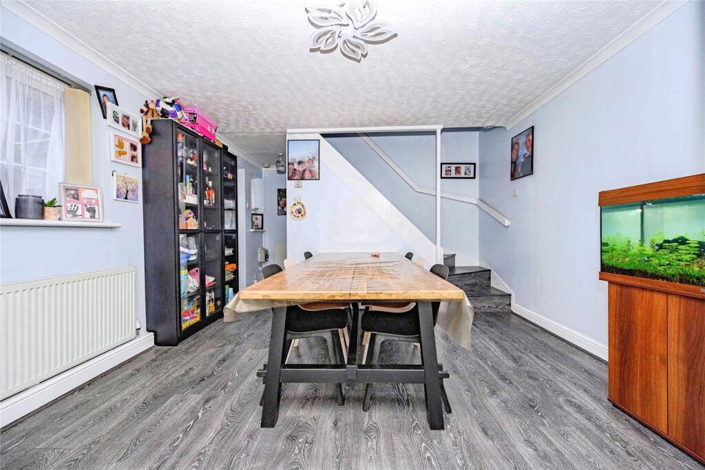 House in Luton - View 5