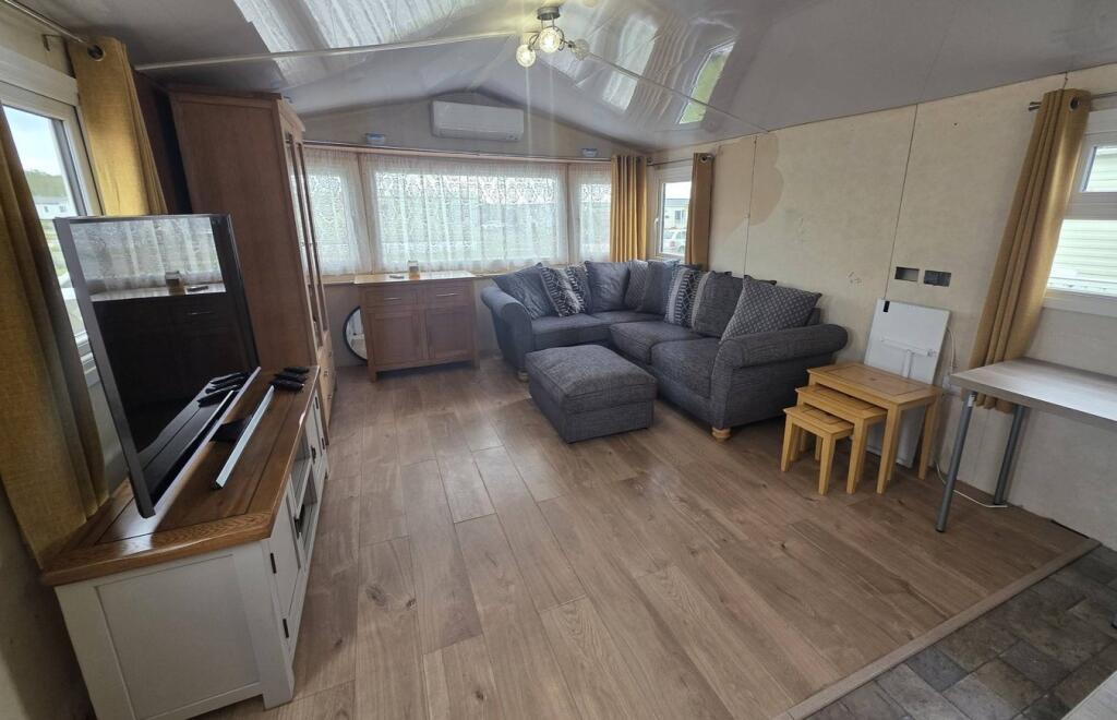 Flag Hill, Great Bentley, Colchester, CO7 - More