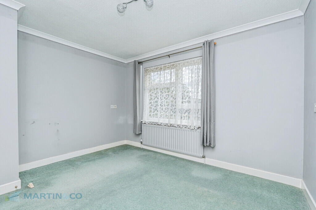 Apartment in Woking, Surrey - View 5
