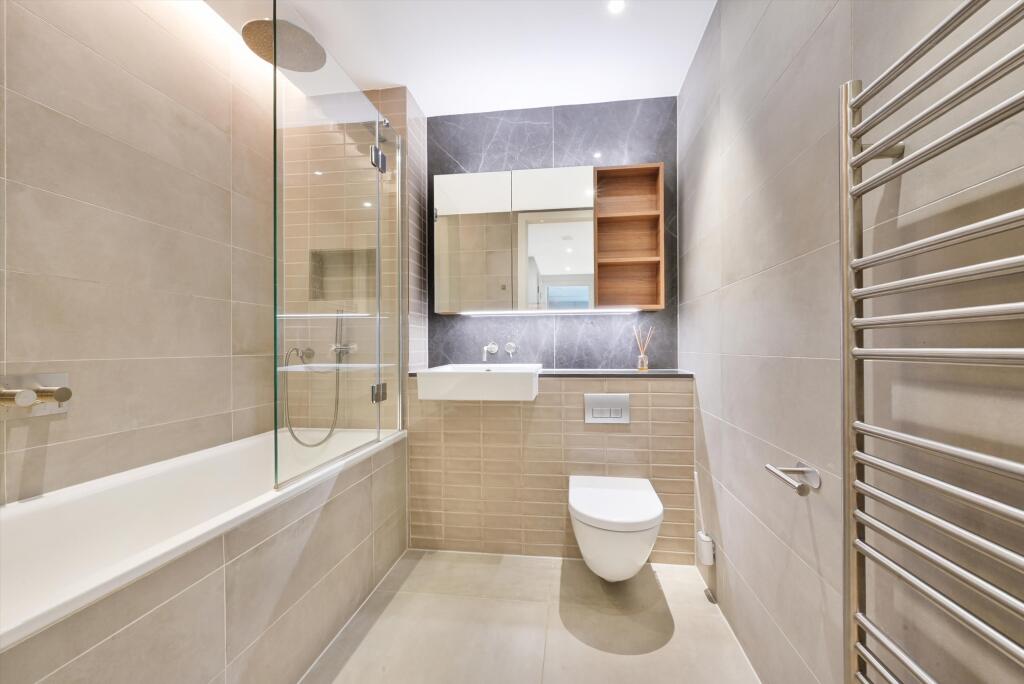 Apartment in London - View 5