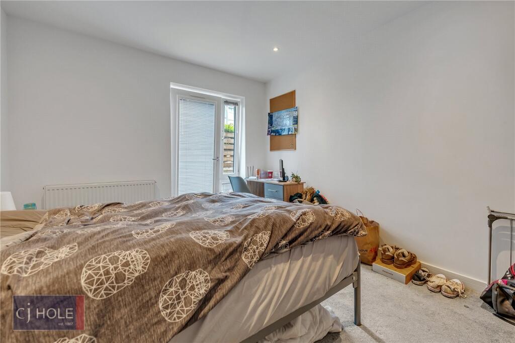 6 bedroom apartment for rent