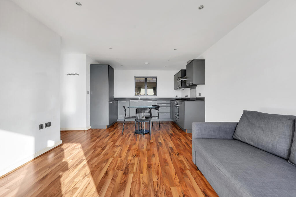 Apartment in London - View 6