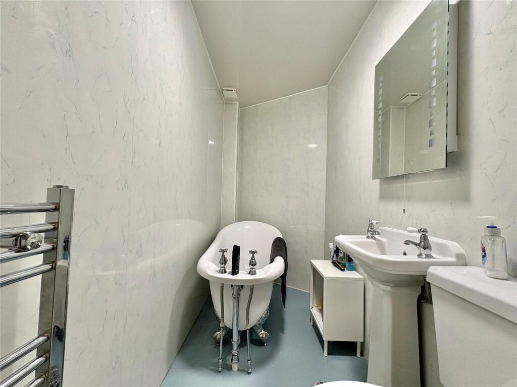 Apartment in Dorchester - More