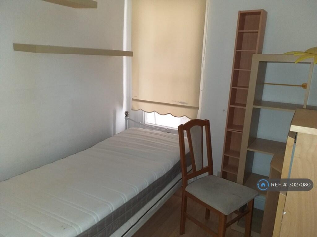 Apartment in London - View 5