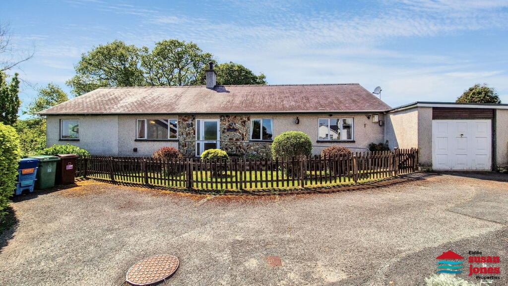 Main image of property: Llanbedrog, Pwllheli, LL53