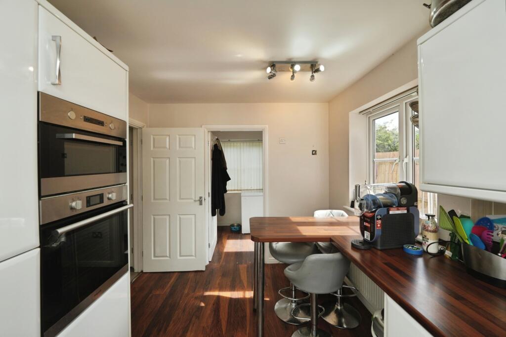 House in Weston-super-Mare, North Somerset - More
