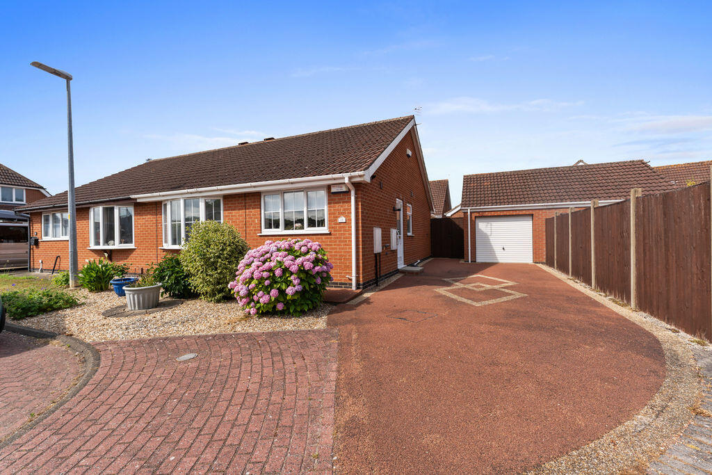 2-bed semi-detached on Barnet Drive, New Waltham, £185,000