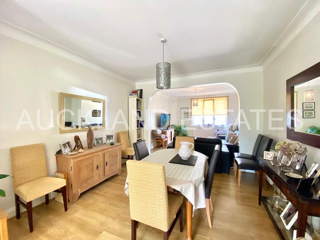 Sherwood Avenue, Potters Bar photo 4