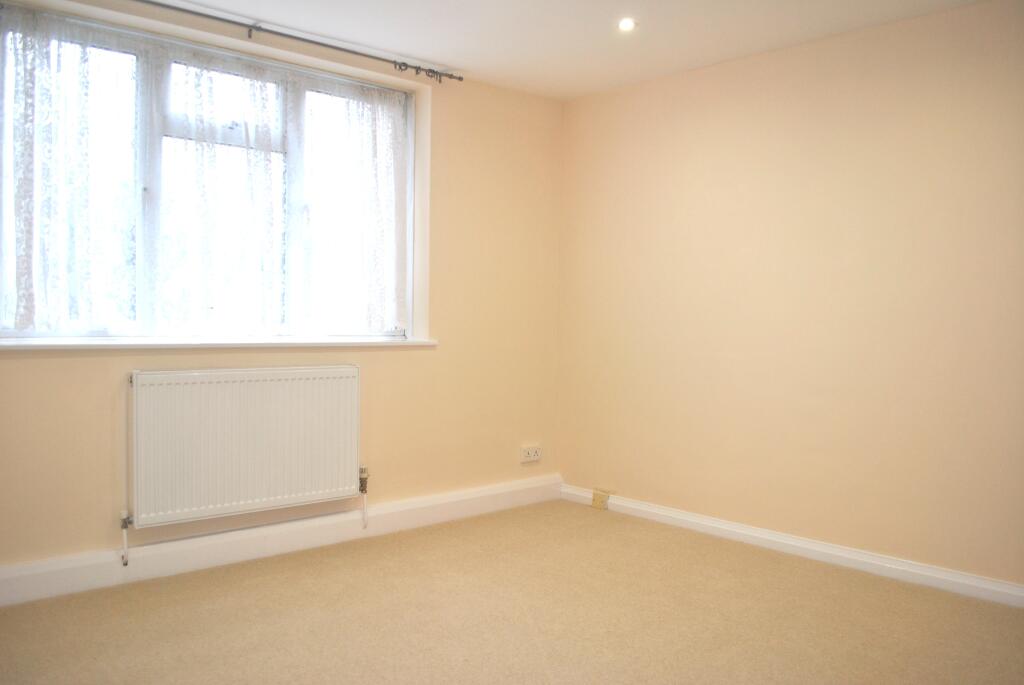 Apartment in Hertsmere, Oakmere, Potters Bar - More