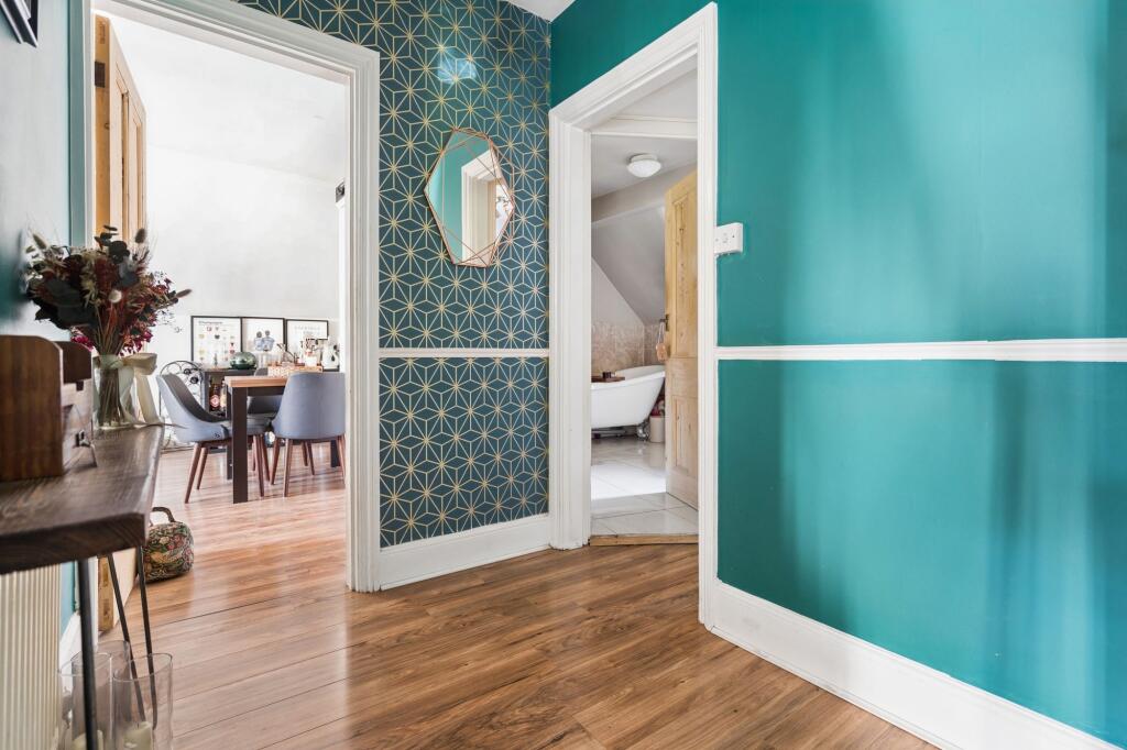 Langley Road, Watford, WD17 - More